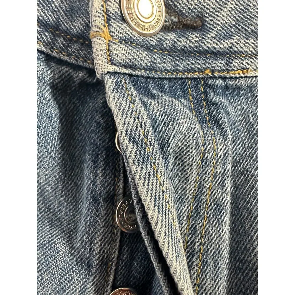 WE THE FREE BLUE JEANS SIZE 31 FREE PEOPLE BUTTON FLY RAW HEM HIGH RISE Boho A51 - Picture 6 of 8